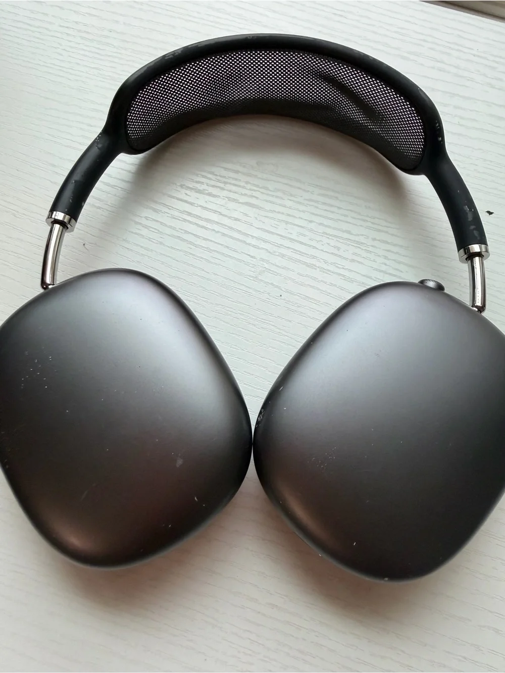 Apple Over-Ear Wireless Headphones - Gray Metallic